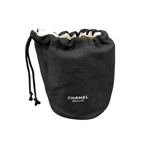 CHANEL BEAUTY Drawstring Bag + Organizer, New - Picture 1 of 3